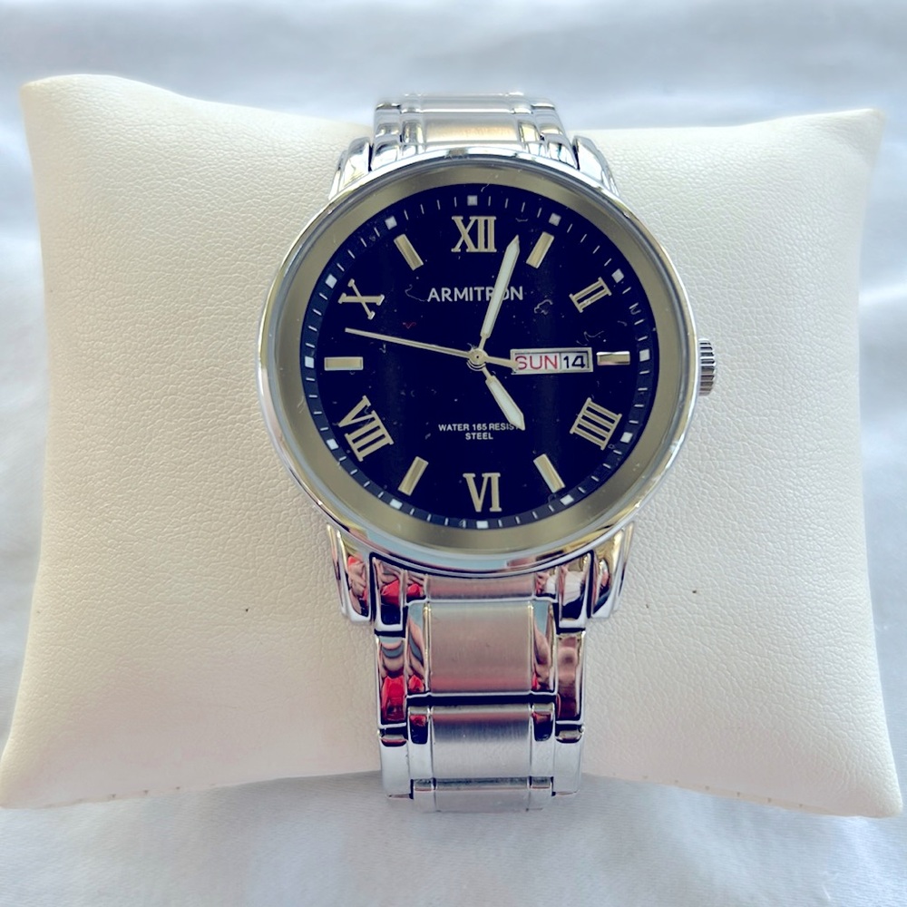 Working! Armitron Round Face Men’s Watch